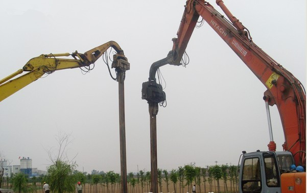 挖掘機(jī)打樁臂、打樁臂、打樁錘、挖掘機(jī)打樁臂廠家