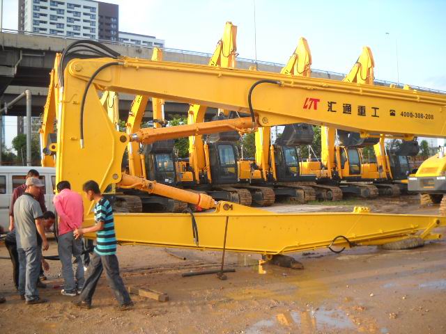 挖掘機(jī)拆樓臂 挖掘機(jī)拆樓臂